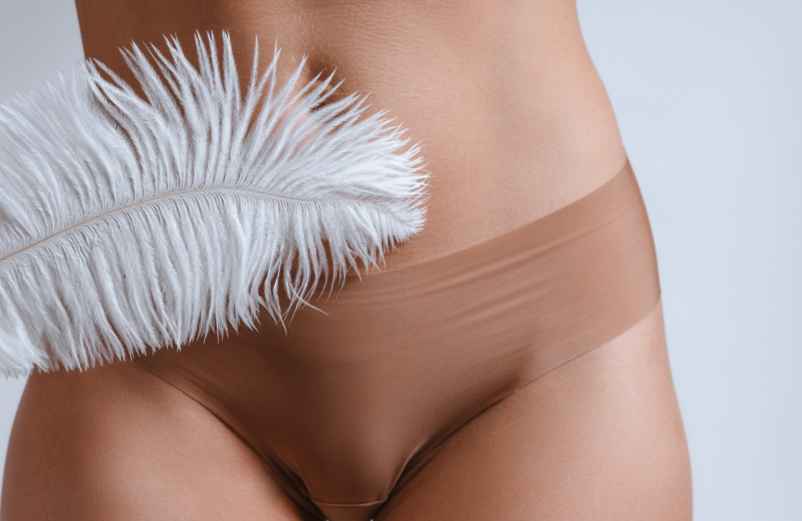 Petite boule sur la lèvre génitale externe qui gratte : causes possibles et solutions